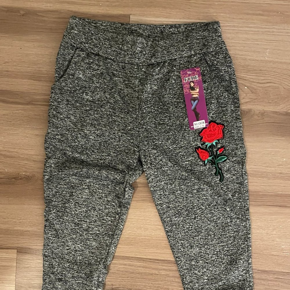 Fude Heather Gray Leggings, Rose Detail, L/XL